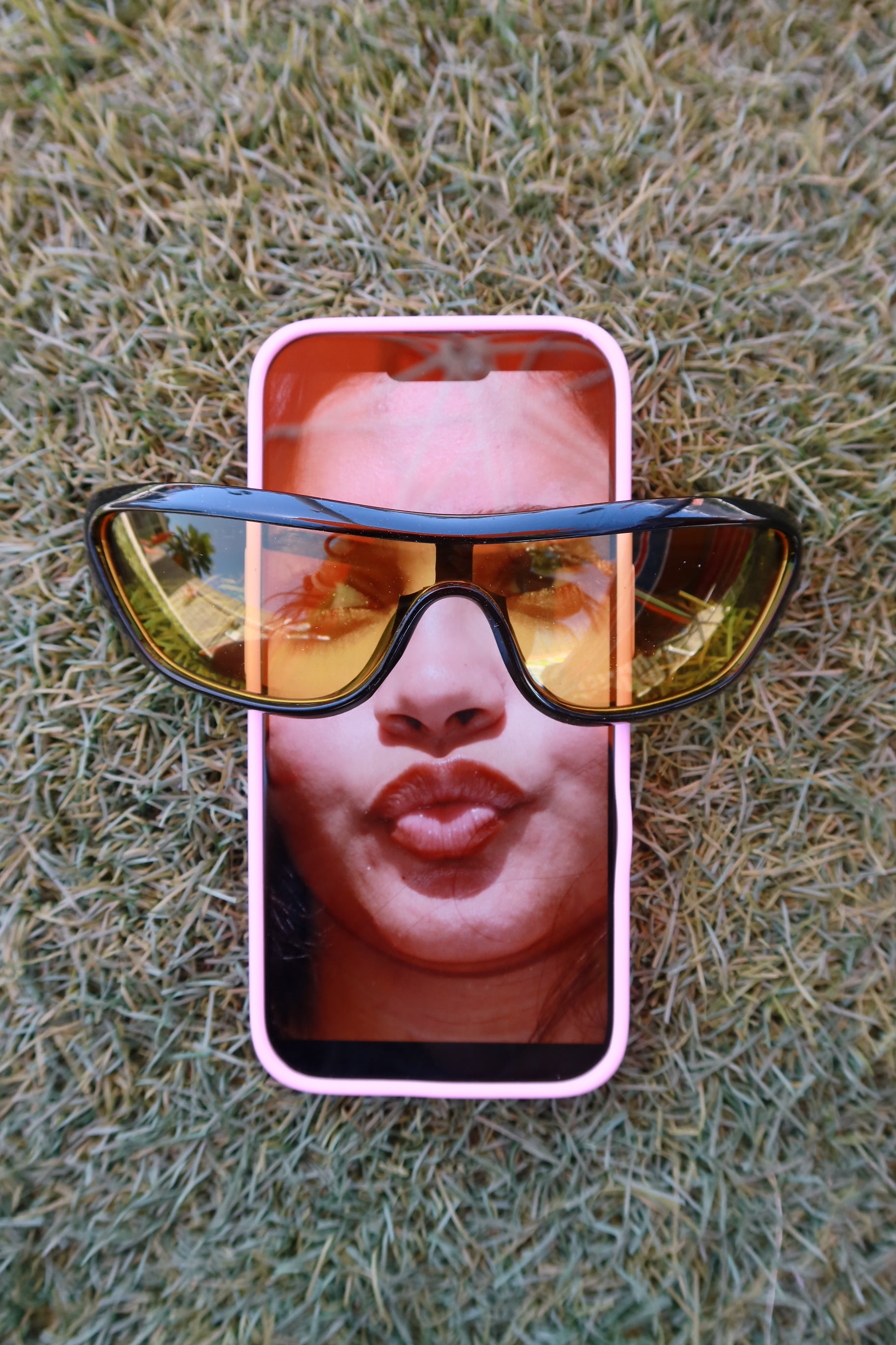 Shades 001| Sol